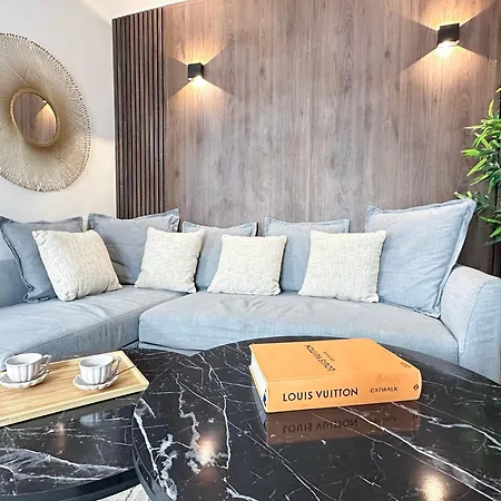 Stylish & Chic Duplex Near Eiffel Tower Parigi