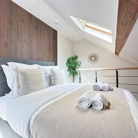 Stylish & Chic Duplex Near Eiffel Tower Apartment Paris