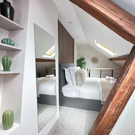 Stylish & Chic Duplex Near Eiffel Tower * Parigi