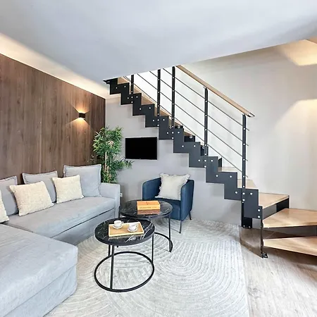 Stylish & Chic Duplex Near Eiffel Tower Apartment *
